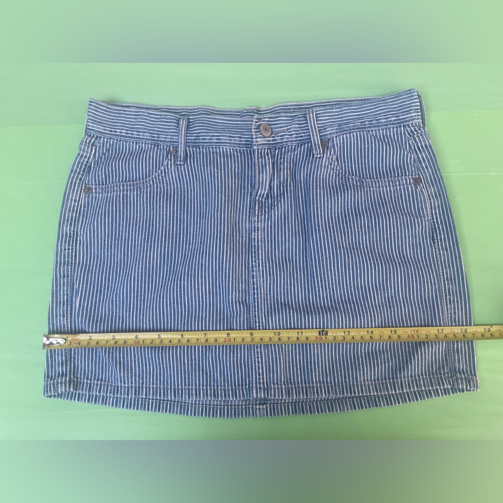 Old Navy Y2K Blue Striped Denim Skirt size 2 new without the tags attached - Picture 7 of 12